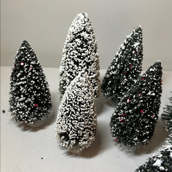 Hawthorne Village Norman Rockwell trees. Various varieties. - Picture 4 of 12